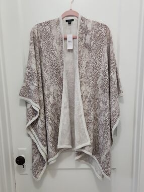 NWT Ann Taylor Women's Snake Print Open Front Shawl Wrap One Size